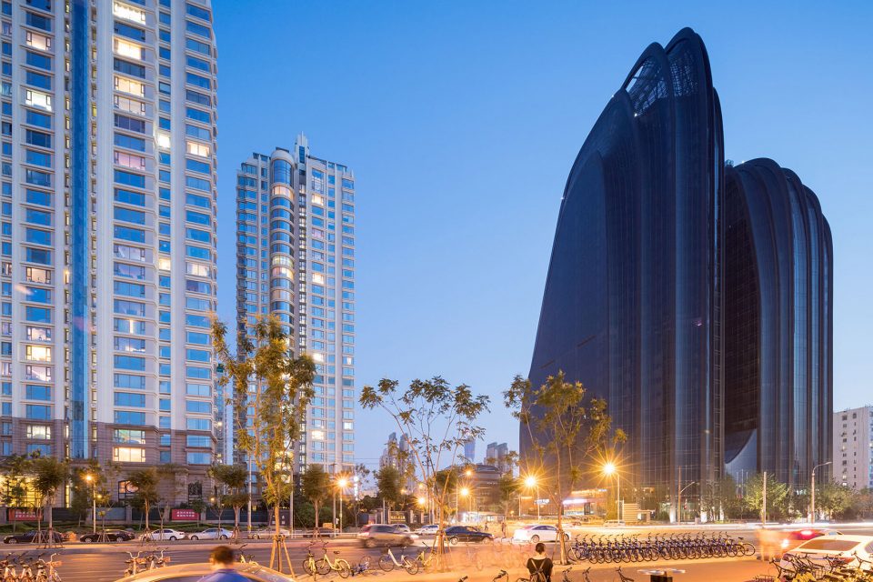 iwan baan captures mad chaoyang park plaza