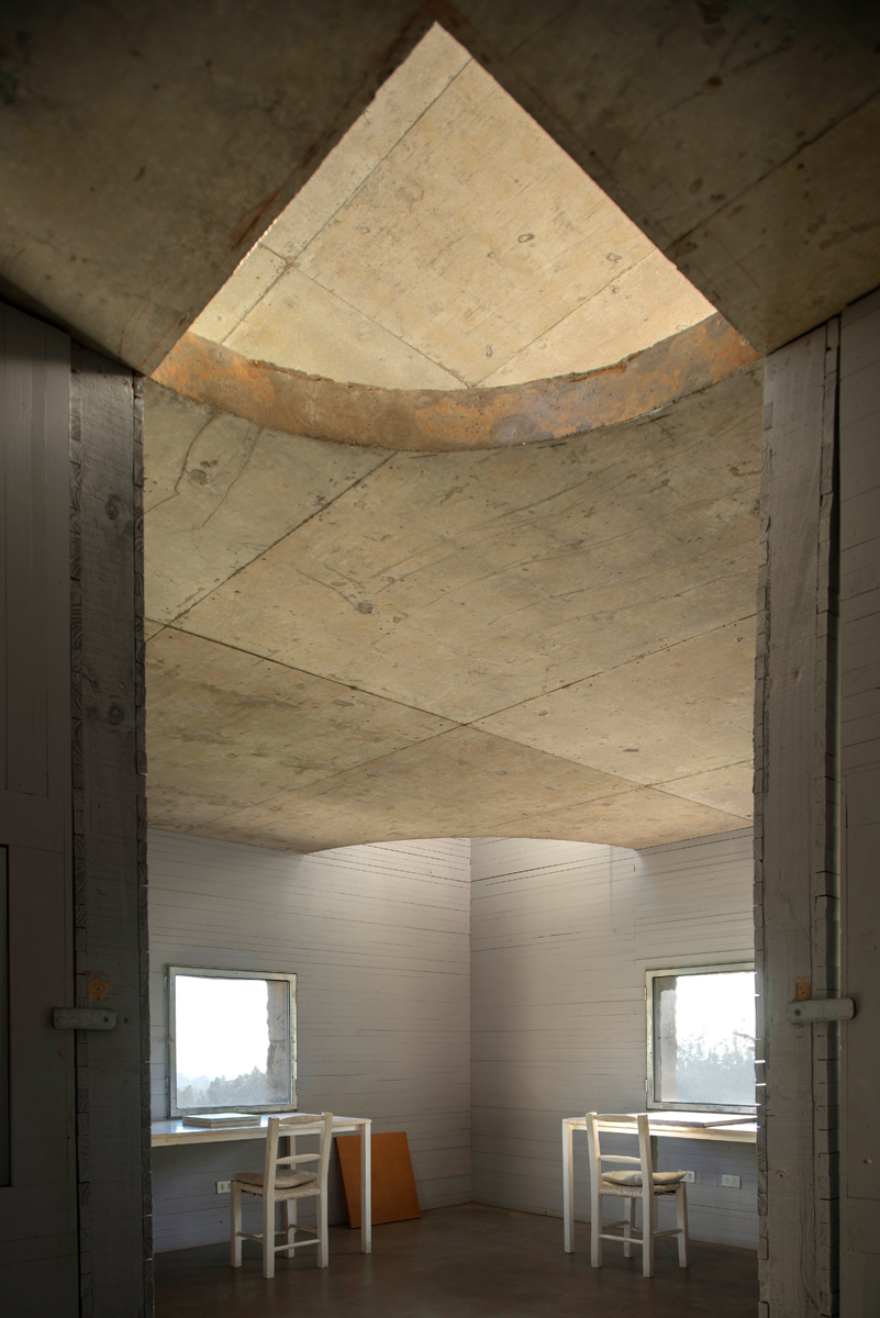 Cien House by Pezo von Ellrichshausen