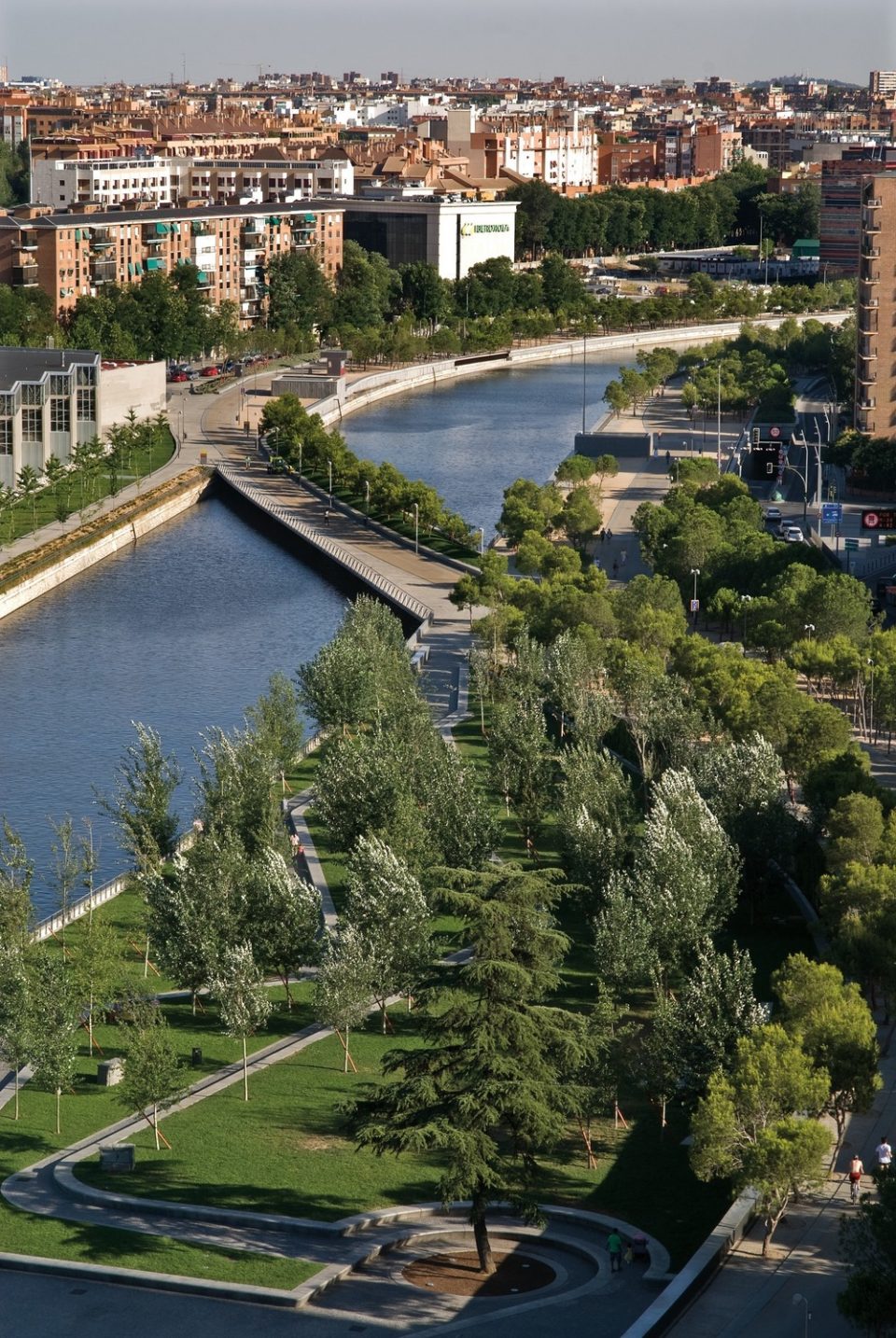 Madrid Rio. A New Urban Ecology by Burgos Garrido Porras La Casta Rubio Álvarez Sala West 8