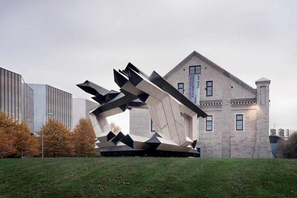 An experimental plywood pavillon by Gilles Retsin Architecture