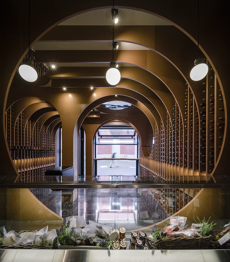 VinosViandas Wine shop by ZOOCO ESTUDIO