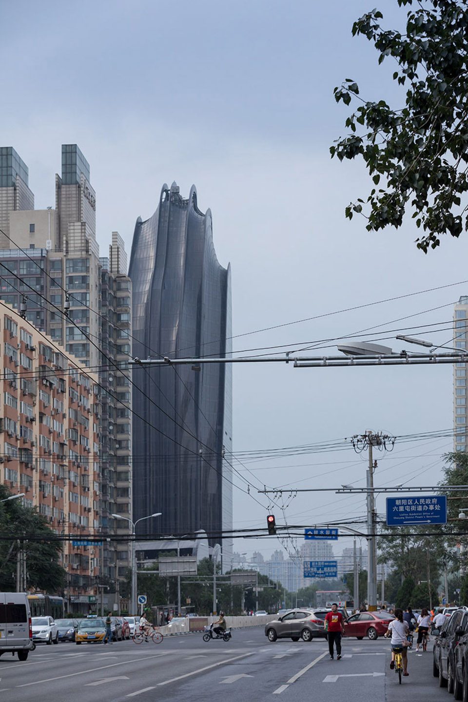 iwan baan captures mad chaoyang park plaza