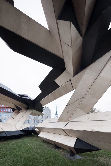An experimental plywood pavillon by Gilles Retsin Architecture