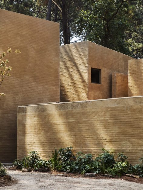 Entrepinos by Taller Hector Barroso