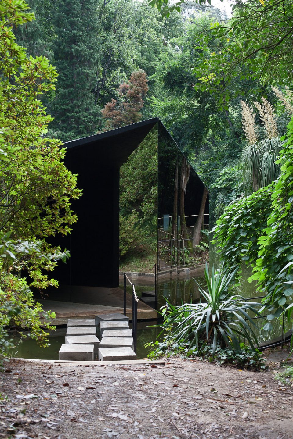 Serralves Pavilion by depA Architects