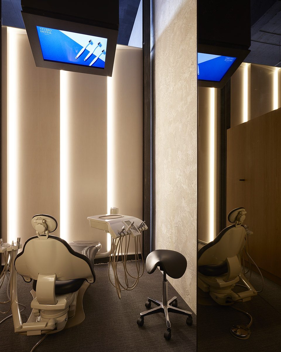 Studio Dental by Montalba Architects 960x1204