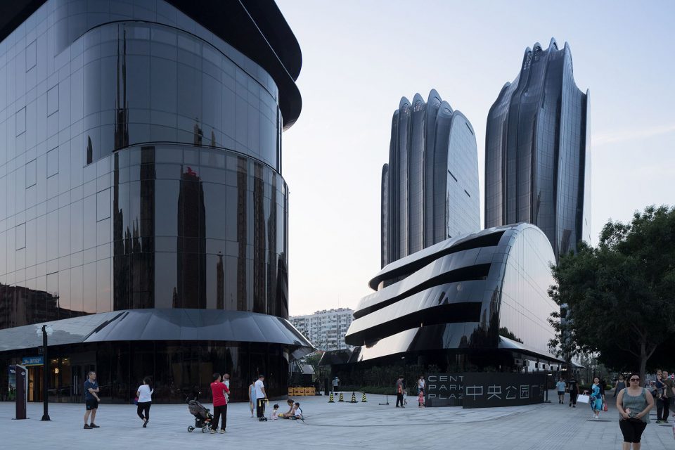 iwan baan captures mad chaoyang park plaza