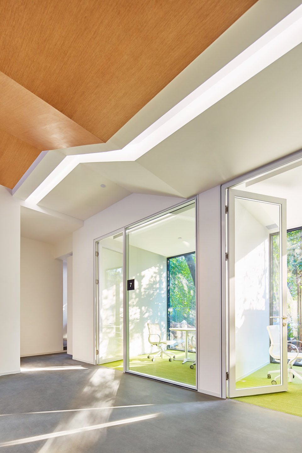 Qiyao Interactive Entertainment limited Corp. Office Design China by Joe Ho Associates