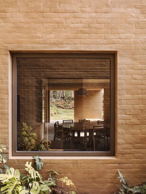 Entrepinos by Taller Hector Barroso