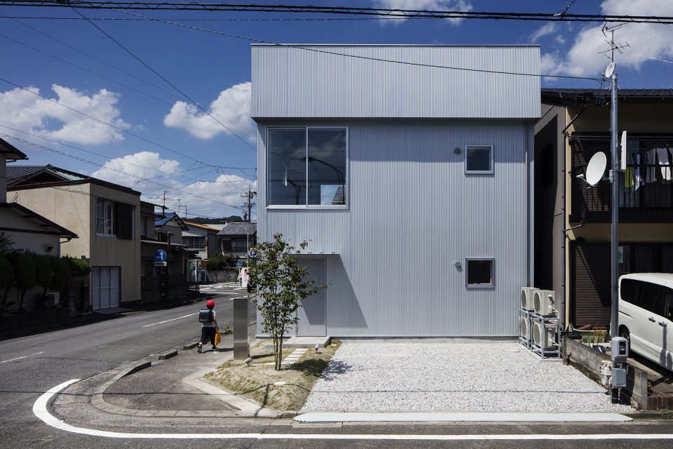 Renovation in Shizuoka by Shuhei Goto Architects