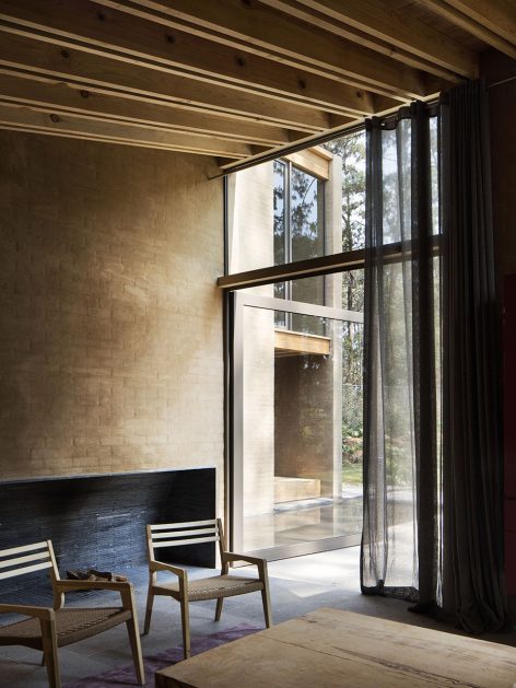 Entrepinos by Taller Hector Barroso