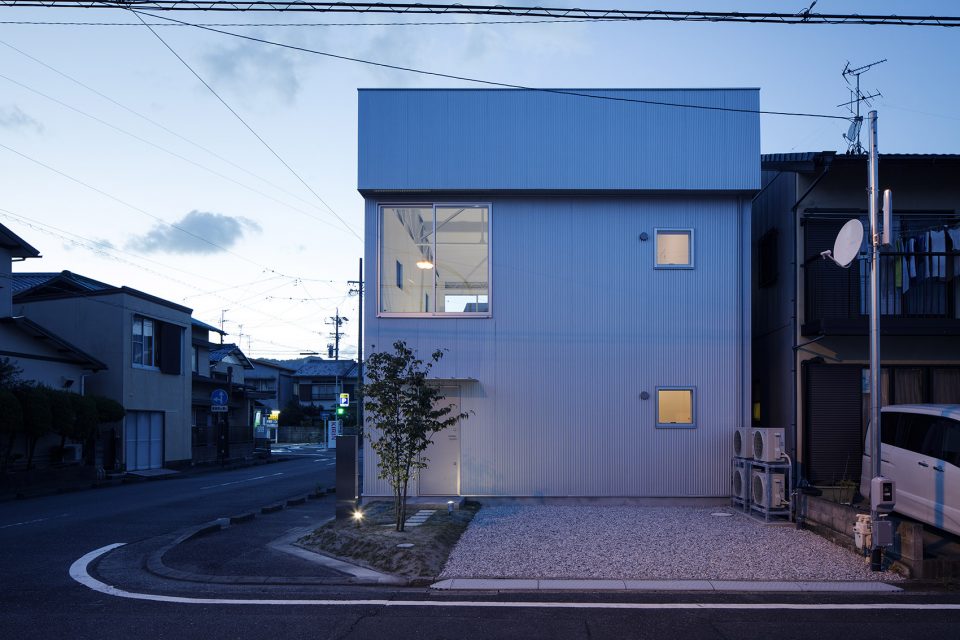 Renovation in Shizuoka by Shuhei Goto Architects