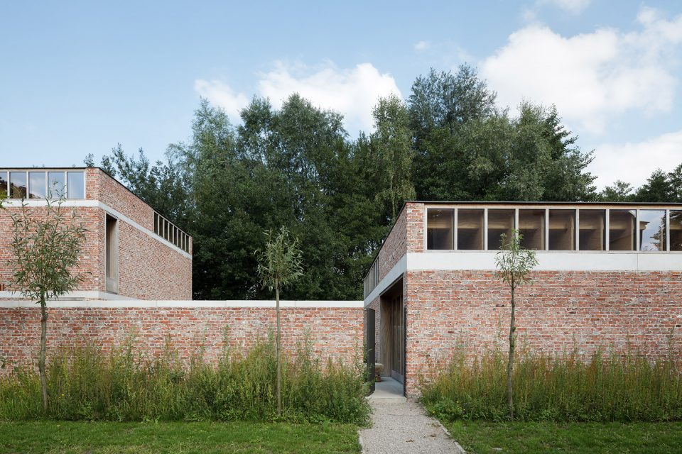 house and workshop for a sculptor by raamwerk van gelder tilleman