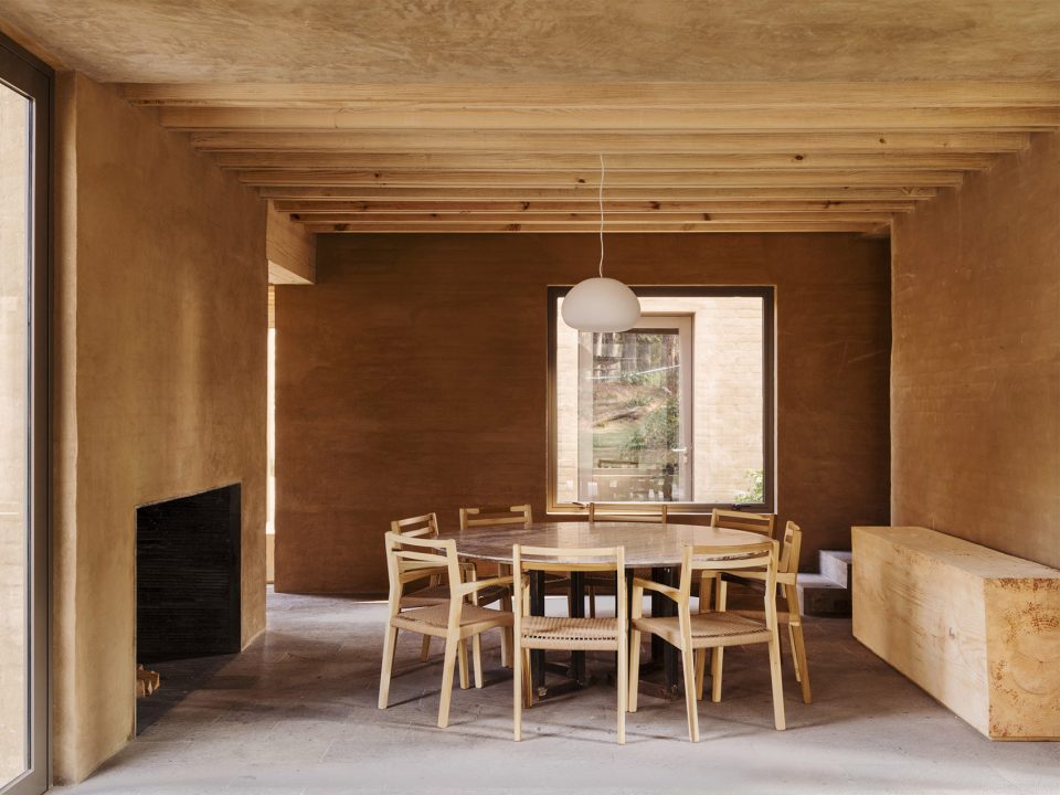 Entrepinos by Taller Hector Barroso