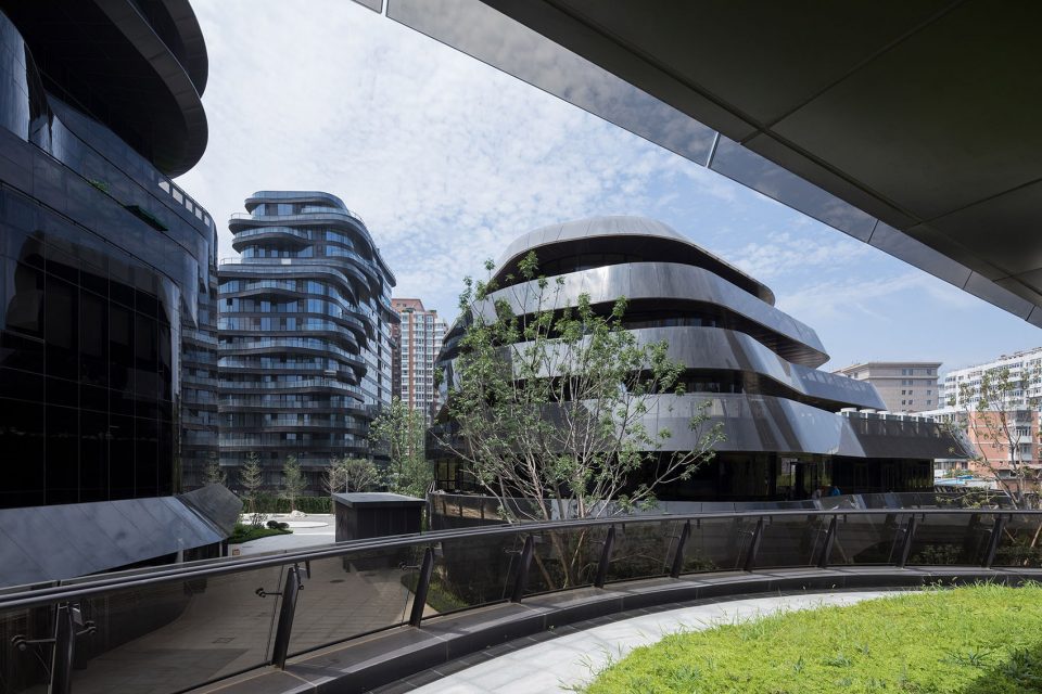 iwan baan captures mad chaoyang park plaza