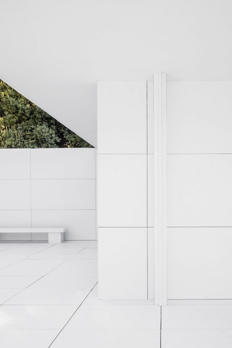 mies missing materiality by anna eugeni bach