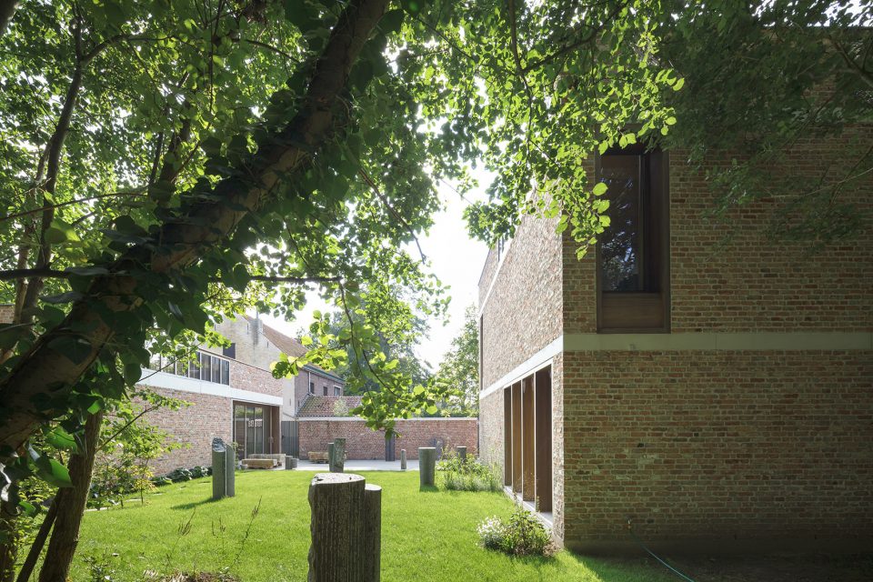 house and workshop for a sculptor by raamwerk van gelder tilleman