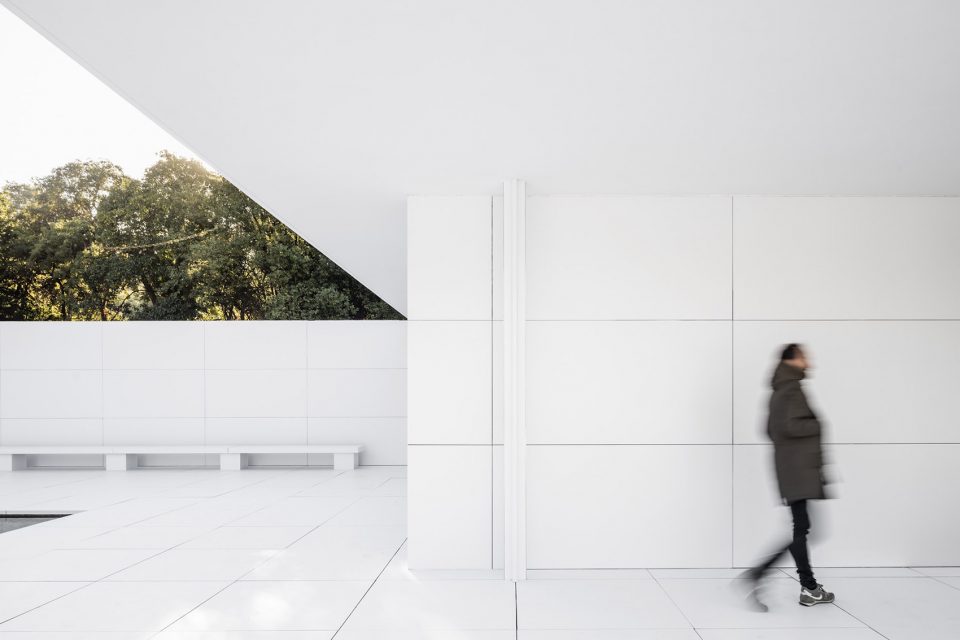 mies missing materiality by anna eugeni bach
