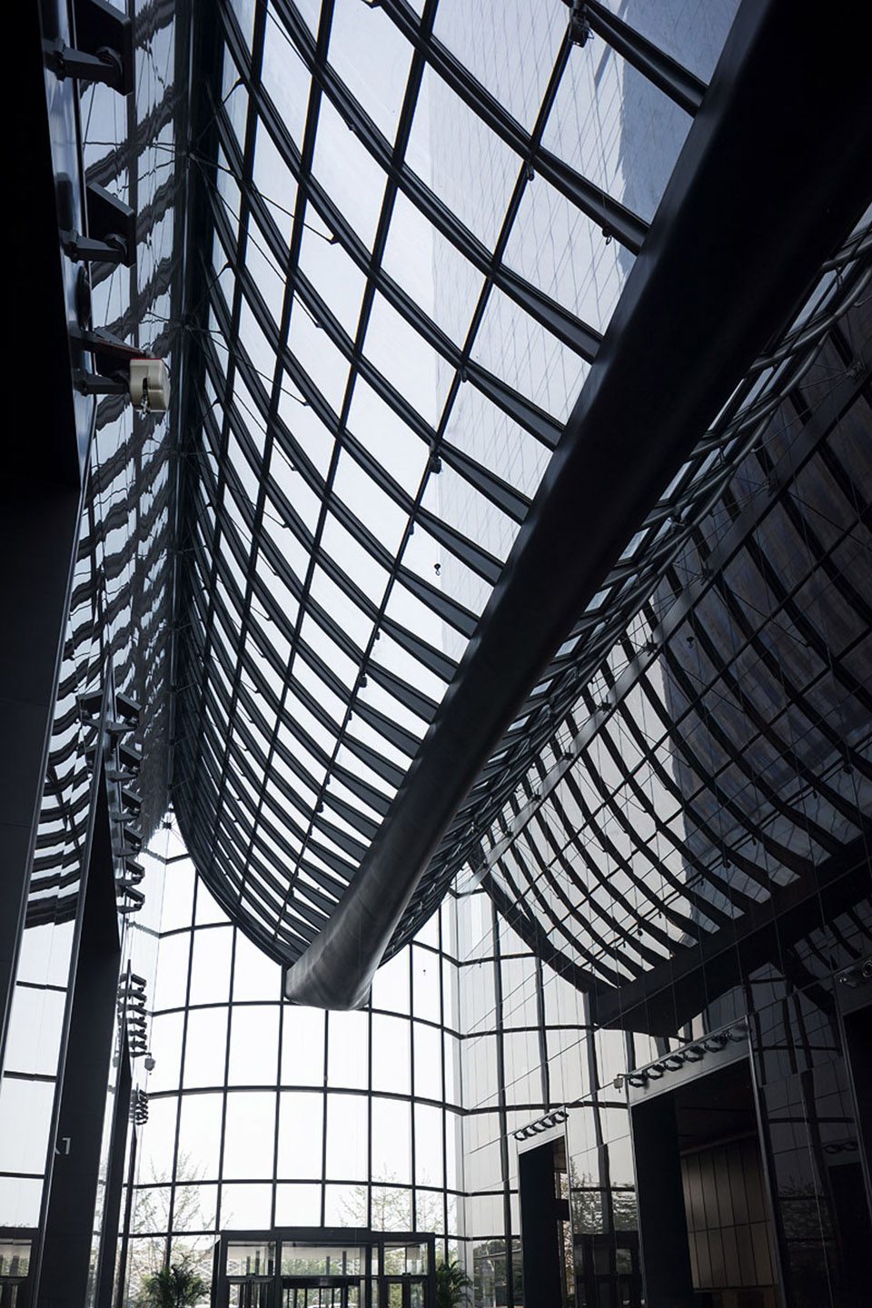 iwan baan captures mad chaoyang park plaza