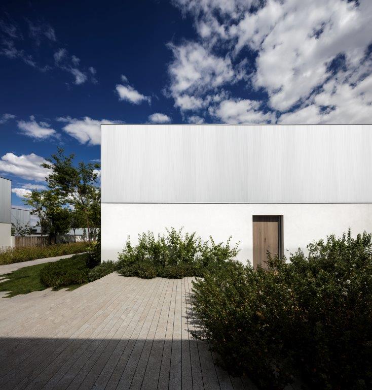 Caledonian Somosaguas by Studio Mk27