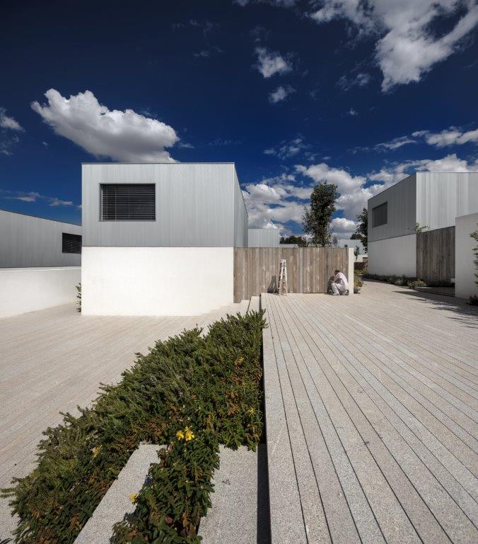 Caledonian Somosaguas by Studio Mk27