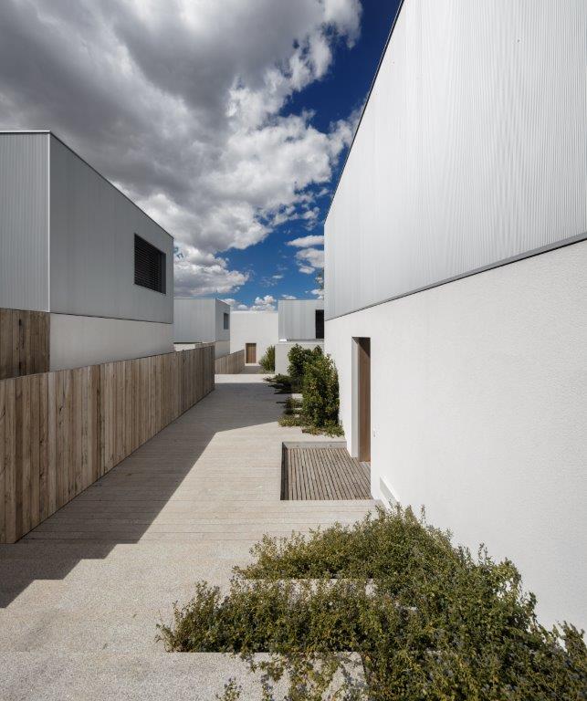 Caledonian Somosaguas by Studio Mk27