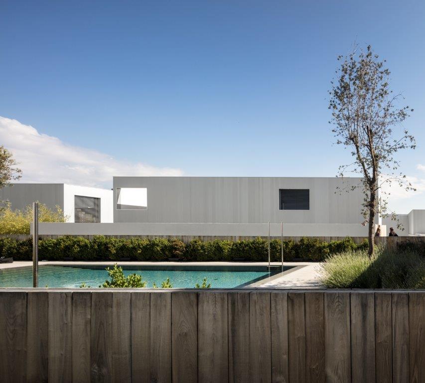 Caledonian Somosaguas by Studio Mk27