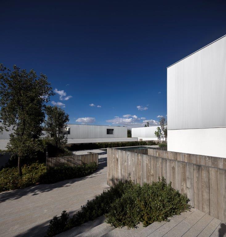 Caledonian Somosaguas by Studio Mk27