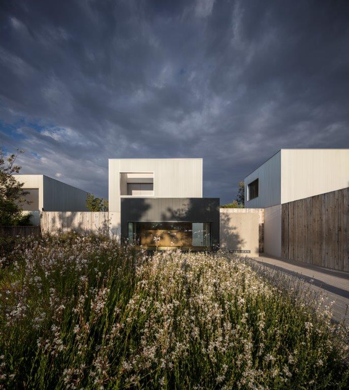 Caledonian Somosaguas by Studio Mk27