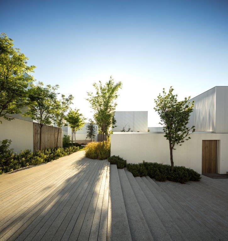 Caledonian Somosaguas by Studio Mk27