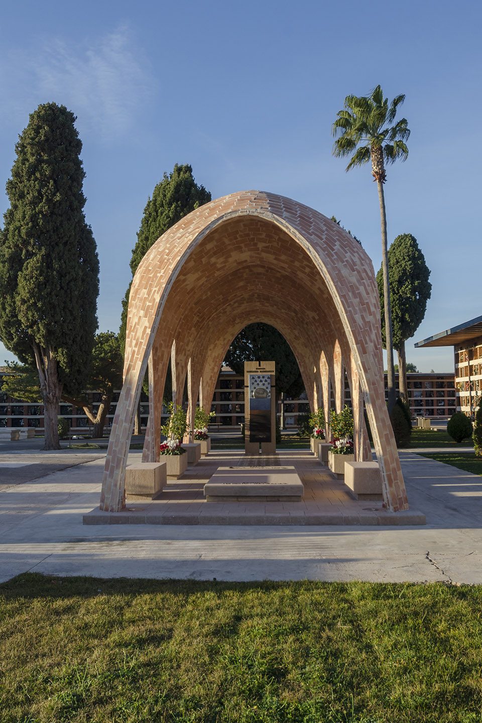 external4 Mortuary Chapel Vegas Mileto