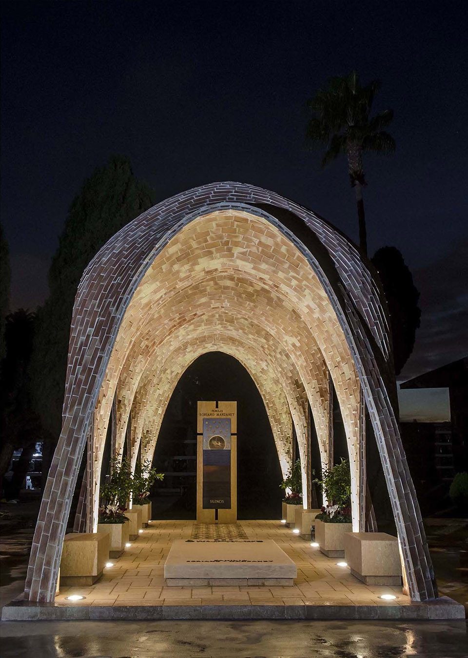 night view1 Mortuary Chapel Vegas Mileto