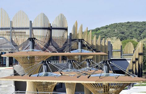 沈阳森林动物园熊猫馆 / 沈阳建筑大学HA＋建筑方案创意工作室