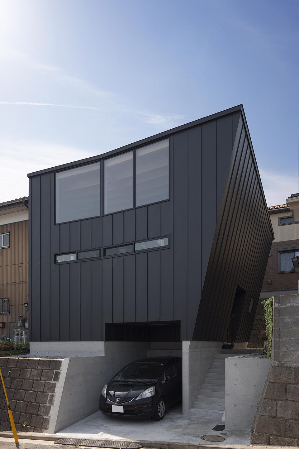 Book Shelf House by Shinsuke Fujii ARCHITECTS