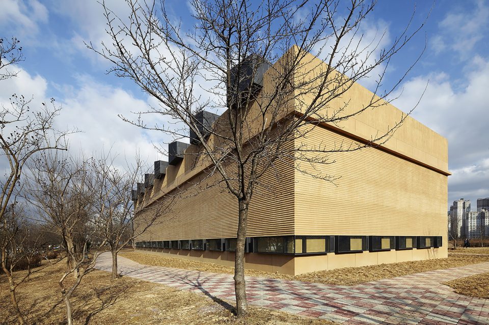 Cheomdan Badminton Court by JHW IROJE architects The Sa ram Architects