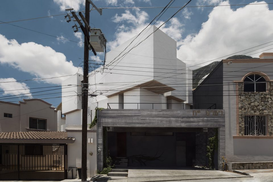 Cloud House by ARQUIDROMO
