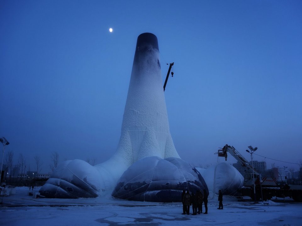 Sino Dutch Team Realized 31 Meter High Ice Tower