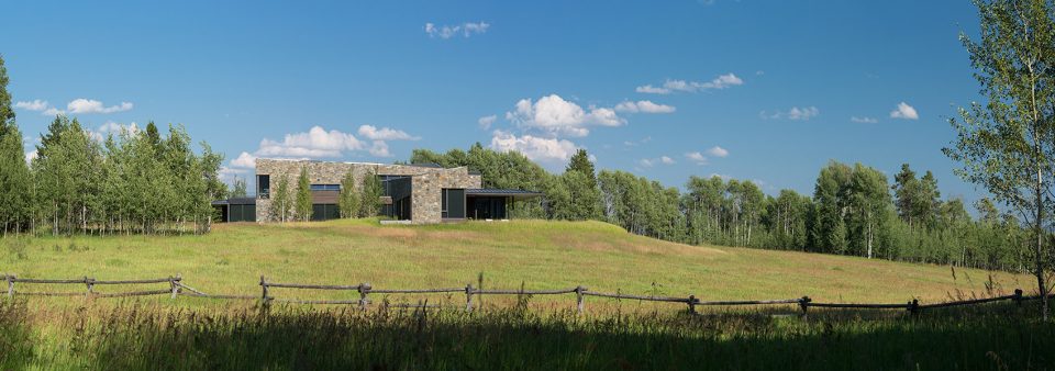 Crescent H Residence by Carney Logan Burke Architects