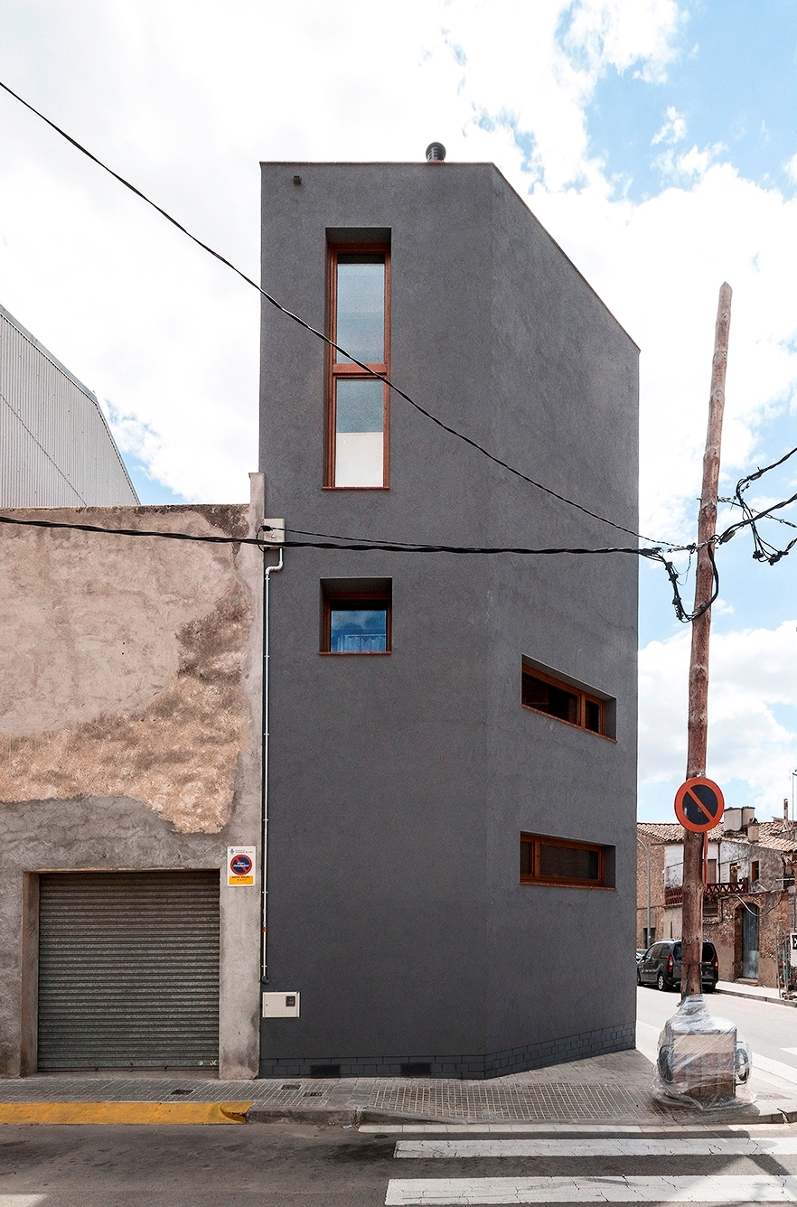 HOUSE 1105 by H ARQUITECTES