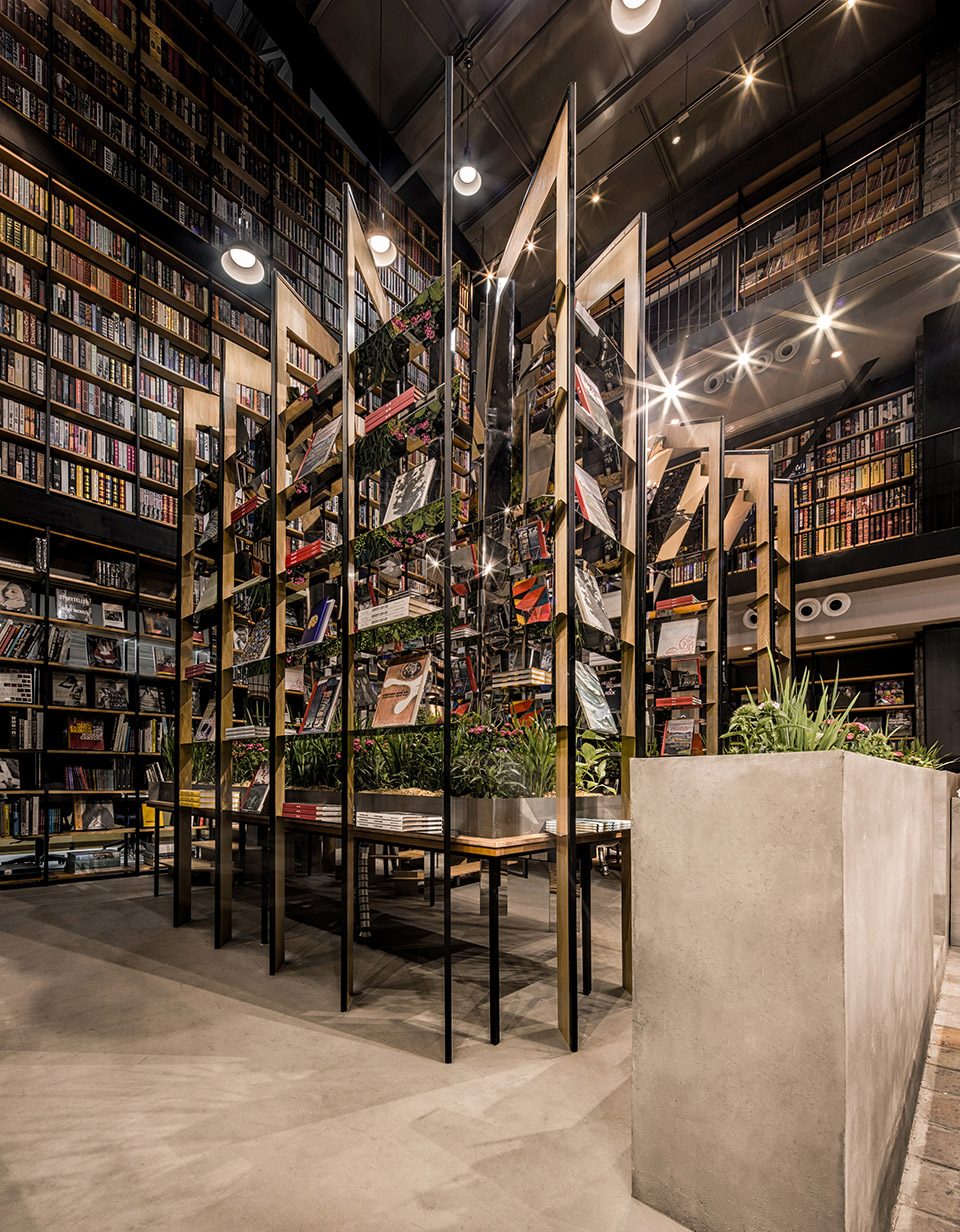 Hauser Wirth Pop up Bookshop by dongqi Architects