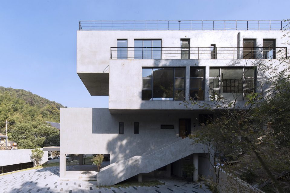 Mogan Mountain DIEYUN Resort Hotel by ZW architecture design studio