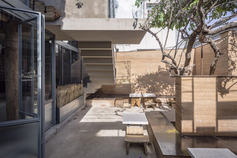 Mom restaurant by AML Design studio