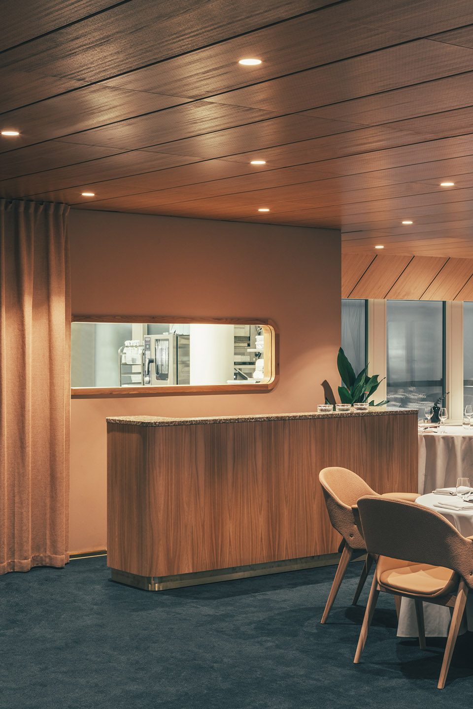 Palace Restaurant by Note Design Studio