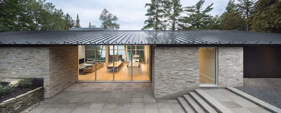 The Slender House by MU Architecture