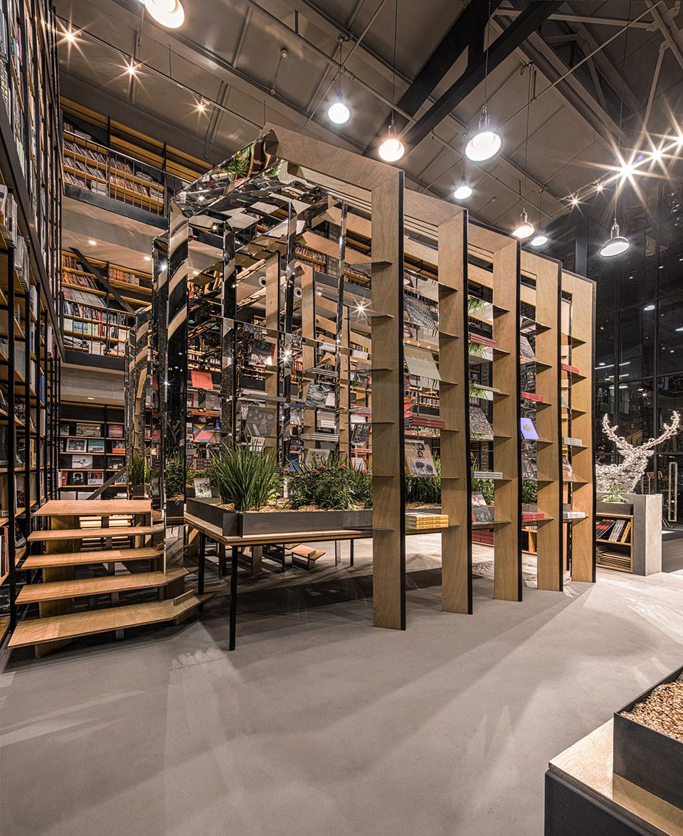 Hauser Wirth Pop up Bookshop by dongqi Architects