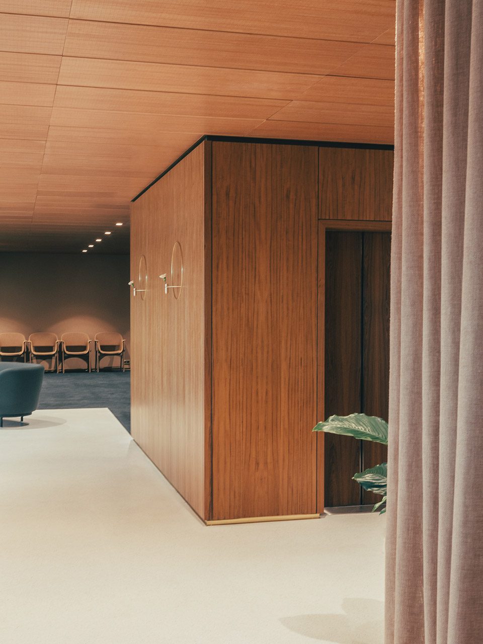 Palace Restaurant by Note Design Studio