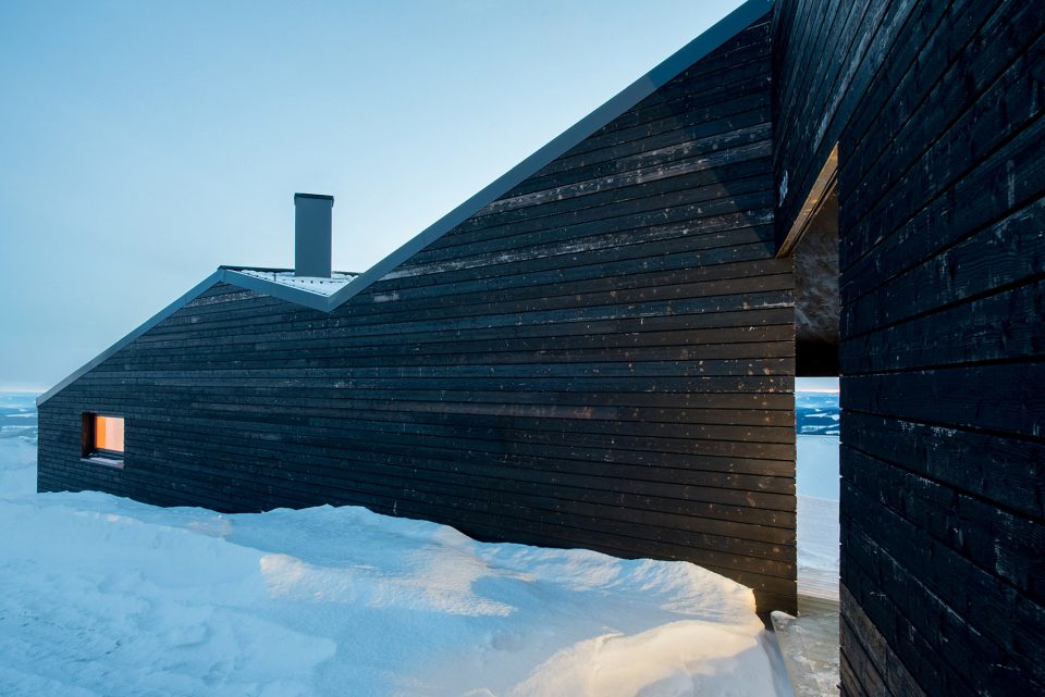 Cabin Sjusjøen by Aslak Haanshuus Arkitekter AS