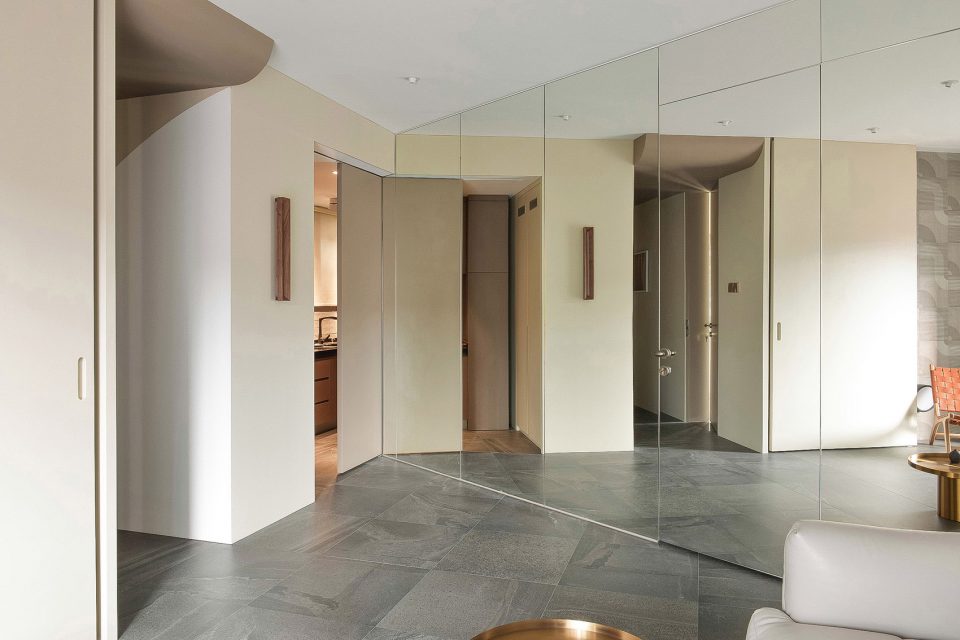 ROTATING by NA DECO