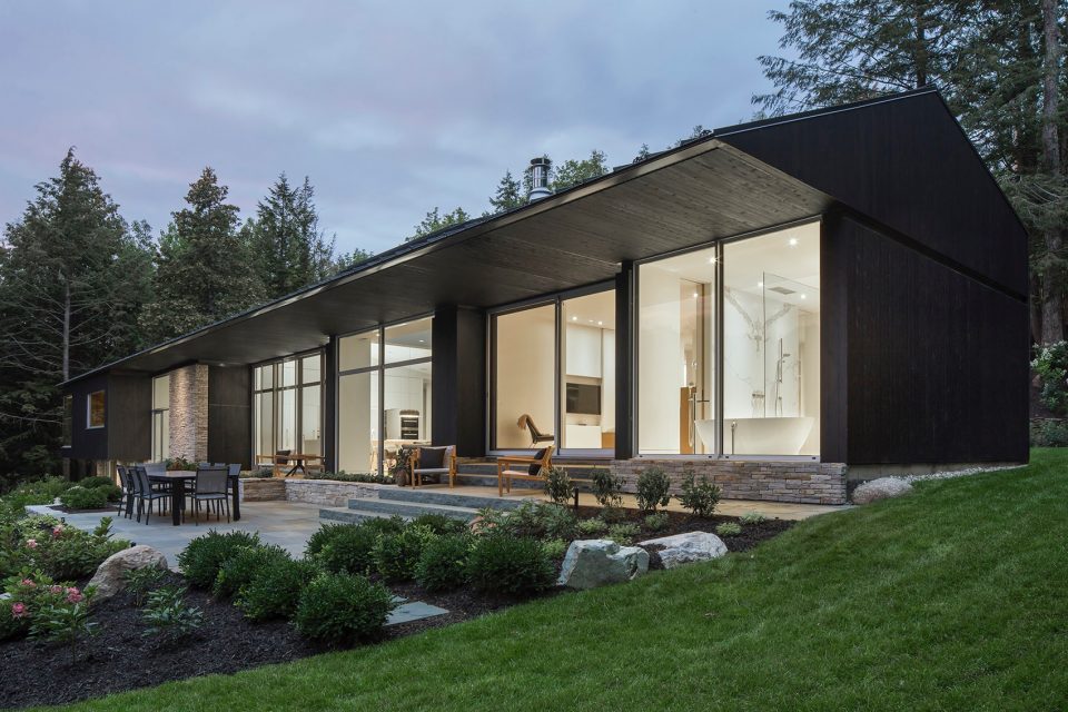 The Slender House by MU Architecture