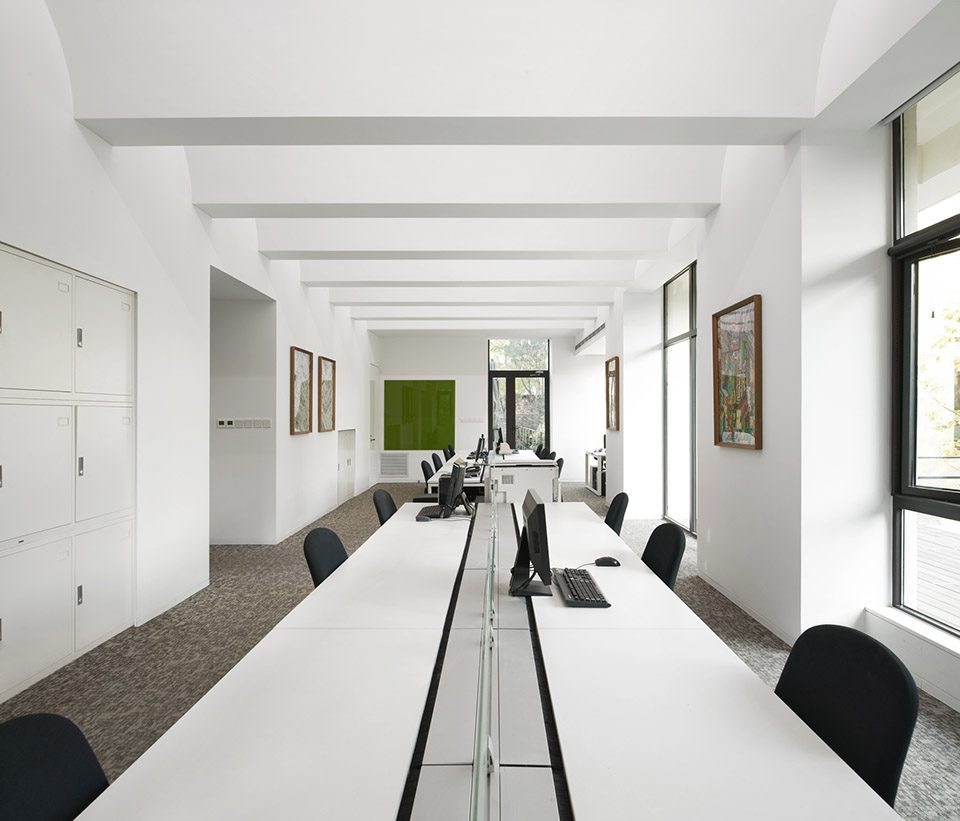 BMLZ Villa Office by TSUTSUMI ASSOCIATES